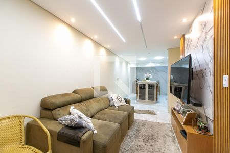 Sala de casa de condomínio à venda com 2 quartos, 90m² em Vila Carmosina, São Paulo