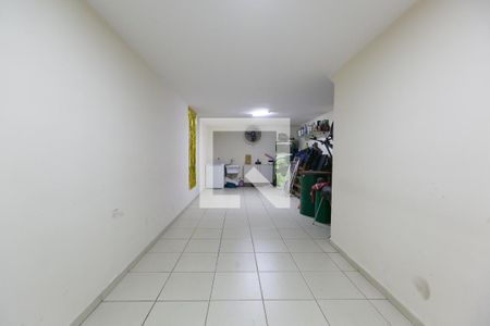 Área de Serviço / Garagem de casa de condomínio à venda com 2 quartos, 90m² em Vila Carmosina, São Paulo