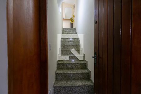 Escada - Entrada  de casa de condomínio à venda com 2 quartos, 90m² em Vila Carmosina, São Paulo