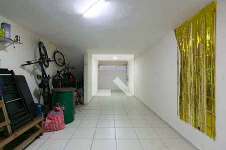 Área de Serviço / Garagem  de casa de condomínio à venda com 2 quartos, 90m² em Vila Carmosina, São Paulo
