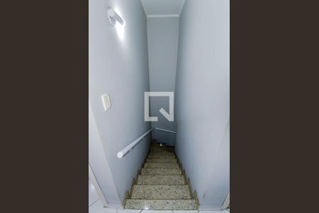 Escada de casa à venda com 3 quartos, 134m² em Vila Milton, Guarulhos