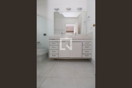 Banheiro da Suíte de apartamento à venda com 3 quartos, 160m² em Cerqueira César, São Paulo