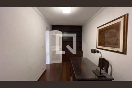 Escritório de casa para alugar com 3 quartos, 300m² em Jardim Europa, São Paulo