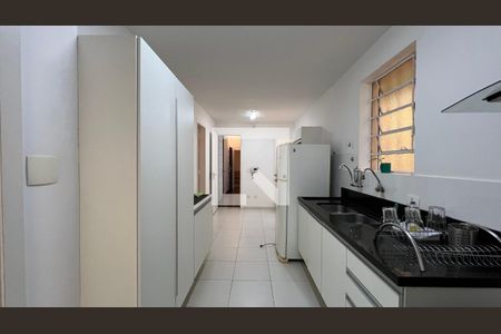 Cozinha de casa para alugar com 3 quartos, 300m² em Jardim Europa, São Paulo