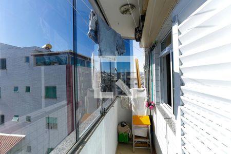 Sacada de apartamento à venda com 3 quartos, 85m² em Santa Cruz Industrial, Contagem