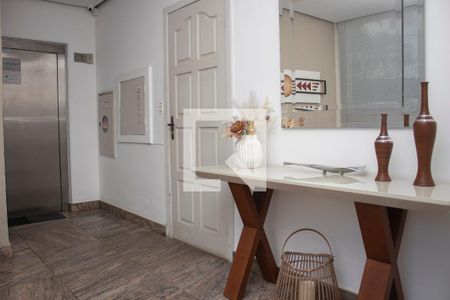 Hall de entrada de apartamento para alugar com 4 quartos, 144m² em Cidade Nova, Belo Horizonte