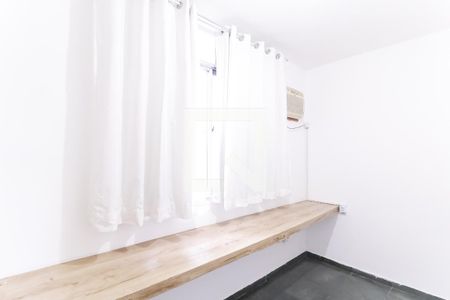 Quarto de casa à venda com 2 quartos, 50m² em Quintino Bocaiúva, Rio de Janeiro