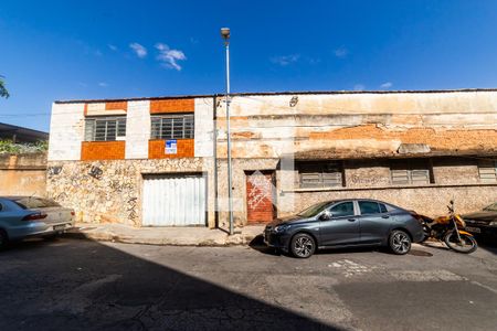 Fachada de casa para alugar com 5 quartos, 732m² em Cachoeirinha, Belo Horizonte