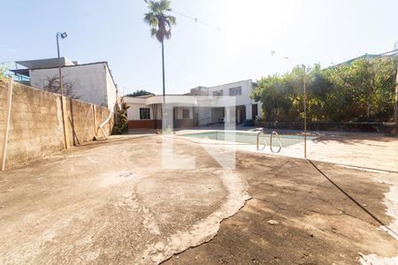 Piscina de casa para alugar com 5 quartos, 732m² em Cachoeirinha, Belo Horizonte