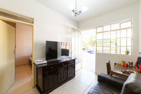 Sala de casa à venda com 5 quartos, 732m² em Cachoeirinha, Belo Horizonte