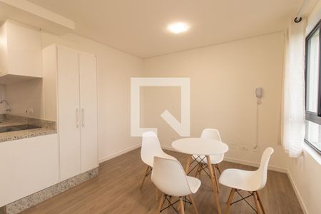 Sala de apartamento para alugar com 1 quarto, 32m² em Novo Mundo, Curitiba