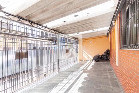 Garagem de casa para alugar com 3 quartos, 500m² em Km 18, Osasco
