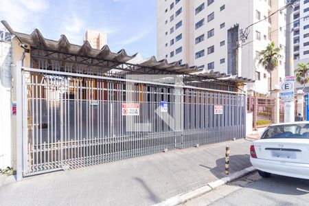 Fachada de casa para alugar com 3 quartos, 500m² em Km 18, Osasco