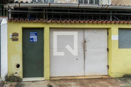 Fachada de casa para alugar com 2 quartos, 120m² em Irajá, Rio de Janeiro