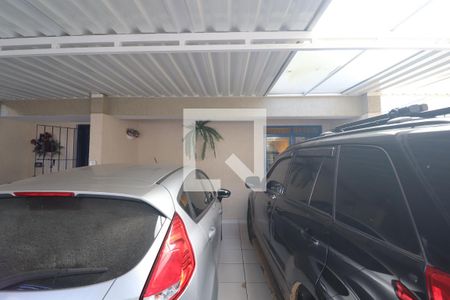 Garagem de casa à venda com 3 quartos, 140m² em Vila Valparaíso, Santo André