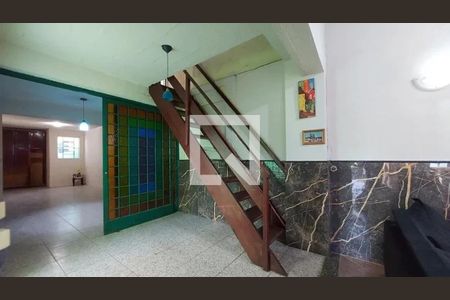 Sala de casa à venda com 3 quartos, 355m² em Sarandi, Porto Alegre