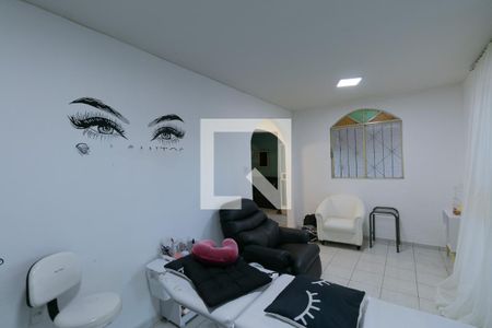 Sala de casa à venda com 3 quartos, 180m² em Serrano, Belo Horizonte