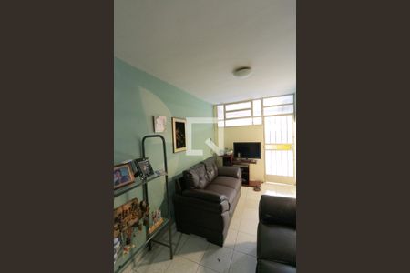 Sala de casa à venda com 3 quartos, 180m² em Serrano, Belo Horizonte