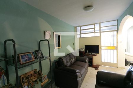 Sala de casa à venda com 3 quartos, 180m² em Serrano, Belo Horizonte