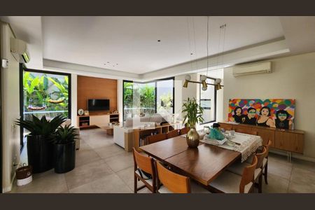 Foto 02 de casa à venda com 3 quartos, 265m² em Interlagos, São Paulo