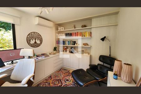 Foto 25 de casa à venda com 3 quartos, 265m² em Interlagos, São Paulo