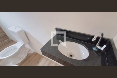 Banheiro Social de apartamento à venda com 2 quartos, 50m² em Nova Gerti, São Caetano do Sul