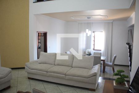 Sala de casa à venda com 5 quartos, 472m² em Jardim Industrial, Contagem