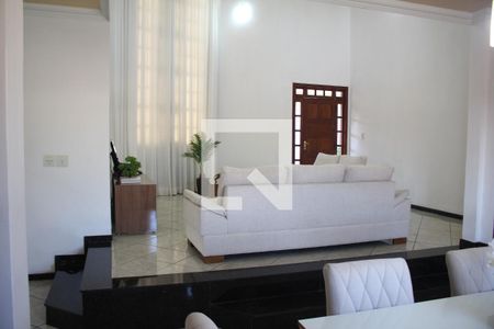 Sala de casa à venda com 5 quartos, 472m² em Jardim Industrial, Contagem