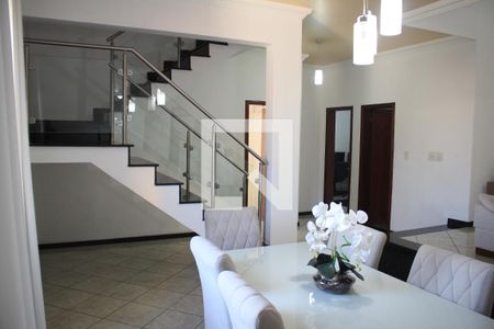 Sala de casa à venda com 5 quartos, 472m² em Jardim Industrial, Contagem