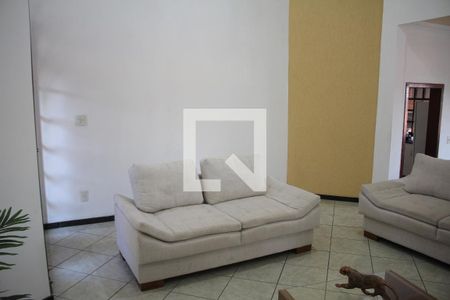 Sala de casa à venda com 5 quartos, 472m² em Jardim Industrial, Contagem