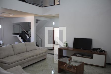 Sala de casa à venda com 5 quartos, 472m² em Jardim Industrial, Contagem