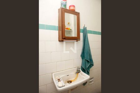 Banheiro de apartamento à venda com 1 quarto, 36m² em Moinhos de Vento, Porto Alegre