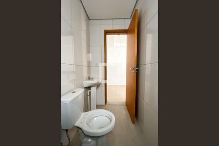 Banheiro de kitnet/studio para alugar com 1 quarto, 26m² em Vila Cruz das Almas, São Paulo