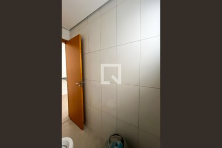 Banheiro de kitnet/studio para alugar com 1 quarto, 26m² em Vila Cruz das Almas, São Paulo