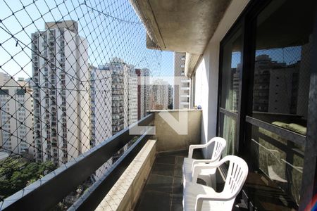 Varanda de apartamento à venda com 4 quartos, 296m² em Moema, São Paulo