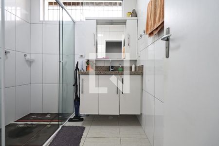 Casa à venda com 160m², 3 quartos e 2 vagasBanheiro