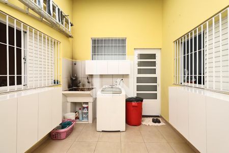 Casa à venda com 160m², 3 quartos e 2 vagasLavanderia