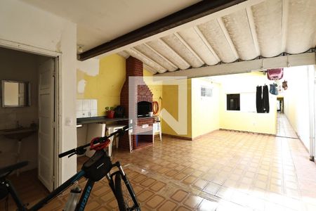 Casa à venda com 160m², 3 quartos e 2 vagasquintal com churrasqueira