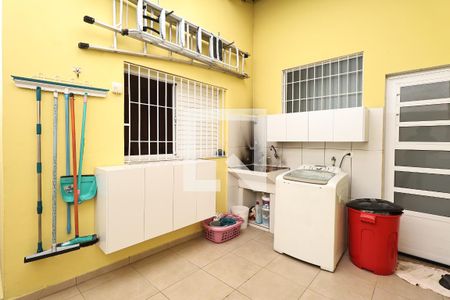 Casa à venda com 160m², 3 quartos e 2 vagasLavanderia