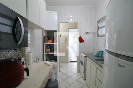 Cozinha de apartamento para alugar com 2 quartos, 118m² em Jardim Vitoria, Guarujá
