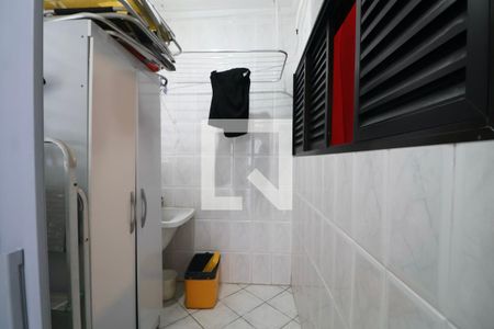 Área de Serviço de apartamento para alugar com 2 quartos, 118m² em Jardim Vitoria, Guarujá