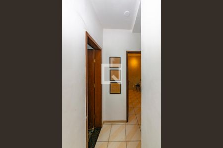 Corredor de apartamento para alugar com 2 quartos, 65m² em Carlos Prates, Belo Horizonte