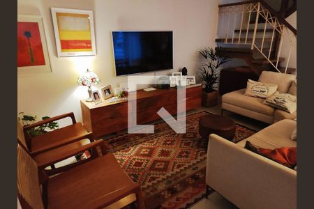 Sala de casa de condomínio à venda com 4 quartos, 140m² em Badu, Niterói