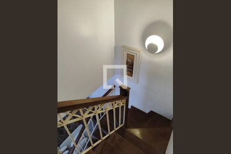 Escada de casa de condomínio à venda com 4 quartos, 140m² em Badu, Niterói