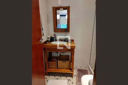 Banheiro  de casa de condomínio à venda com 4 quartos, 140m² em Badu, Niterói