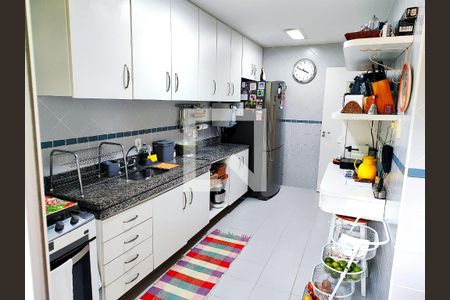 Cozinha de casa de condomínio à venda com 4 quartos, 140m² em Badu, Niterói