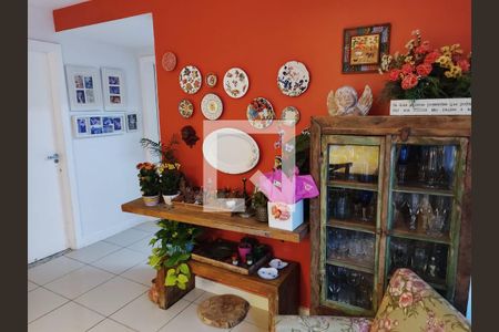 Sala de casa de condomínio à venda com 4 quartos, 140m² em Badu, Niterói