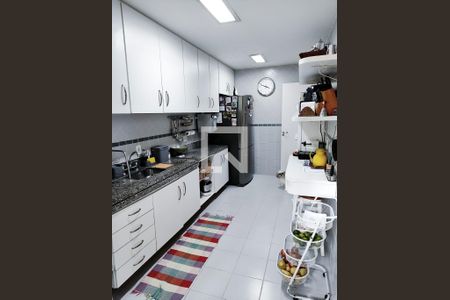 Cozinha de casa de condomínio à venda com 4 quartos, 140m² em Badu, Niterói