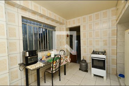 Cozinha 1 de casa à venda com 4 quartos, 180m² em Santa Cruz, Belo Horizonte