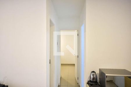 Corredor de apartamento à venda com 2 quartos, 47m² em Jardim Henriqueta, Taboão da Serra
